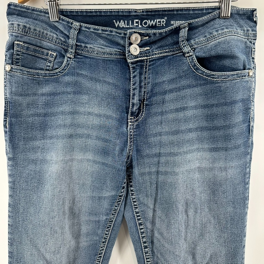 WallFlower Jeans Womens 15 Blue Denim The The Luscious Curvy Fit Denim Whisker